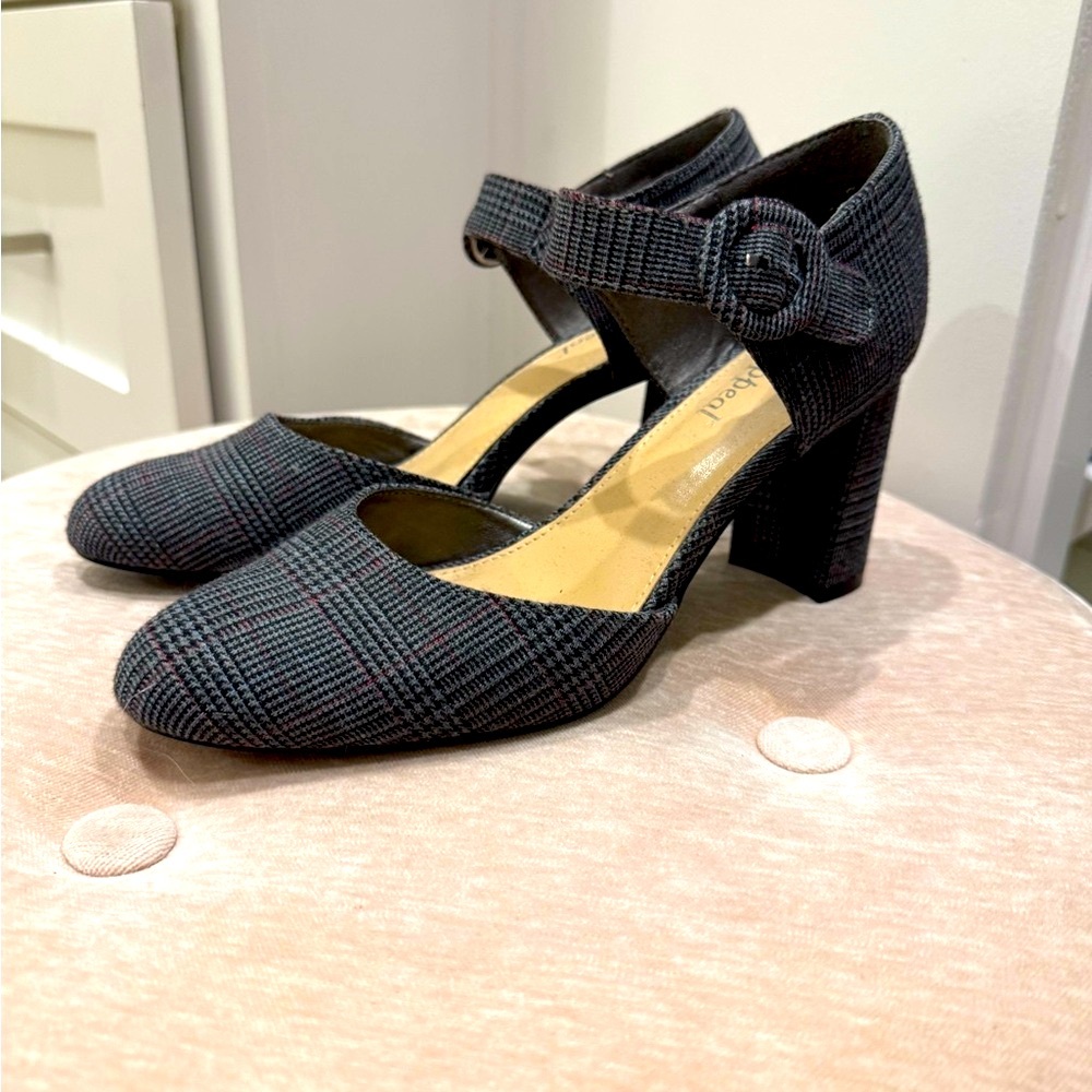 Gray tweed Mary Jane heels - Picture 3 of 4
